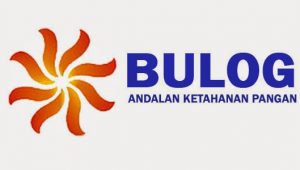 Bulog Maluku Beli Beras Petani Pulau Buru Perum Bulog Divisi Regional Maluku membeli beras dari petani Pulau Buru pada masa panen 2015 dengan jumlah sudah mencapai 150 ton. "Bulog Maluku tetap akan membeli beras asal petani Pulau Buru, berapa pun banyak yang disediakan tetap Bulog membeli," kata Kabid Penyaluran dan Publikasi Perum Bulog Divre Maluku Kamir Kosso di Ambon, Senin (27/4). Ia mengatakan target penyerapan beras dari petani oleh Bulog Maluku pada 2015 mencapai sekitar 3.000 ton. Hal itu, katanya, artinya berapa pun jumlah beras yang dijual petani, akan dibeli oleh Bulog setempat. "Artinya, berapa pun petani jual, Bulog tetap membeli," katanya.