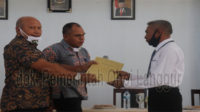 Penyerahan-SK-Pejabat-Kepala-Ohoi-Langgur