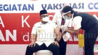 gub-vaksin2 gubernur Maluku murad ismail