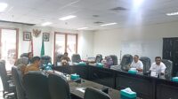 Rapat Komisi IV DPRD Maluku Dengan Dinas Pendidikan Maluku, Dipimpin Wakil Ketua Komisi Rofik Afifudin senin (23/10/2023).