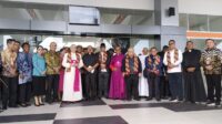 Bupati Kepulauan Aru Sambut Duta Besar Vatikan di Bandara Rar Gwamar Dobo