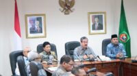 Gubernur Pimpin Rapat